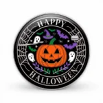 Happy Halloween "のテキストがデザインされた黒と白のボタン。