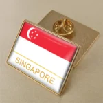 Die Flaggen-Anstecknadel von Singapur, ideal für Großhandelseinkäufe und zur Demonstration des Nationalstolzes.